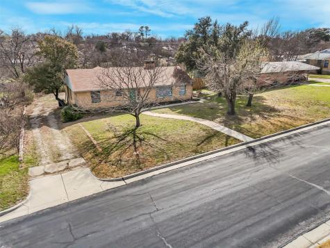 605 Hinton Street Grand Prairie TX 75050
