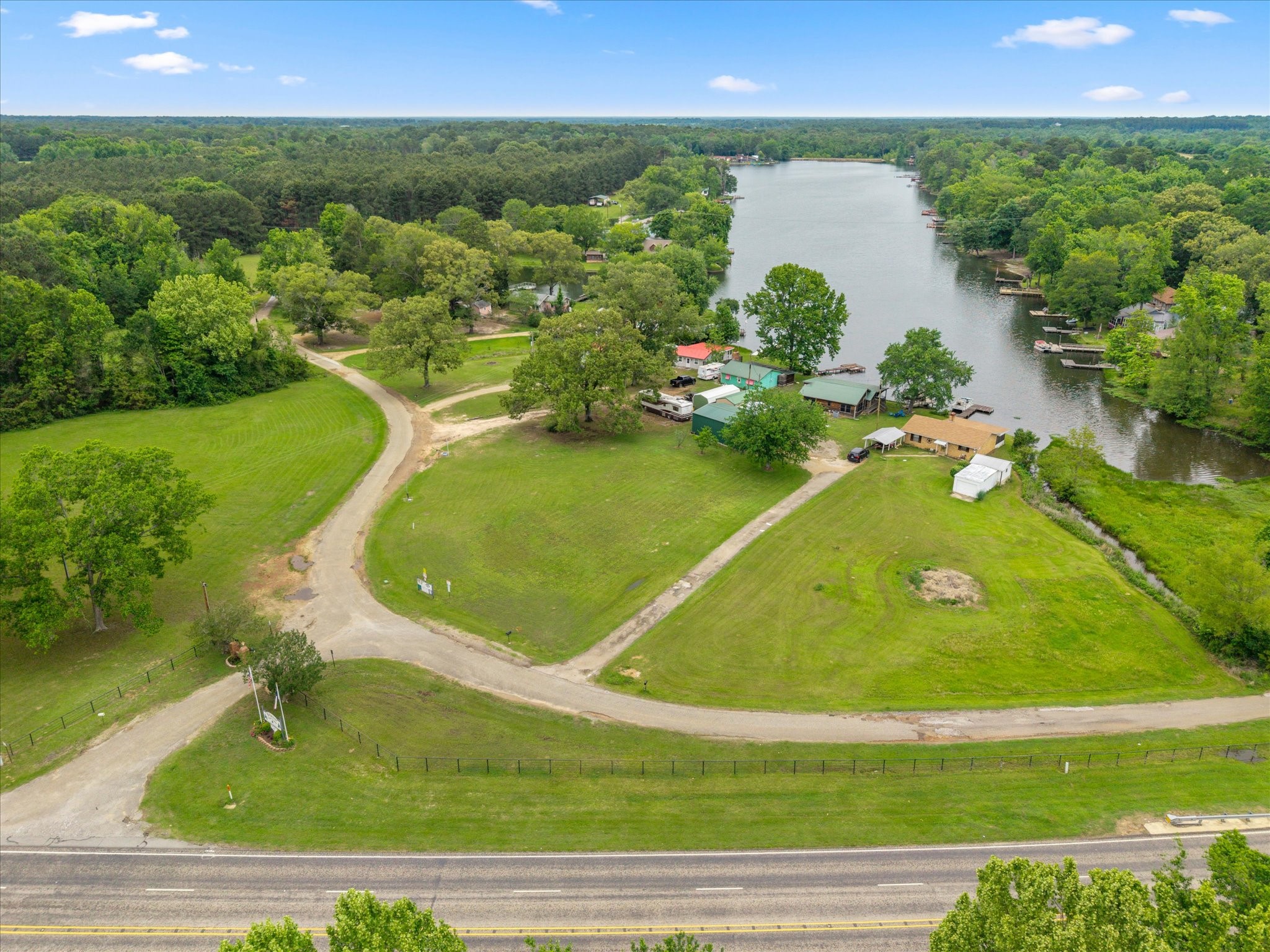 11 Naples Drive Omaha TX 75571