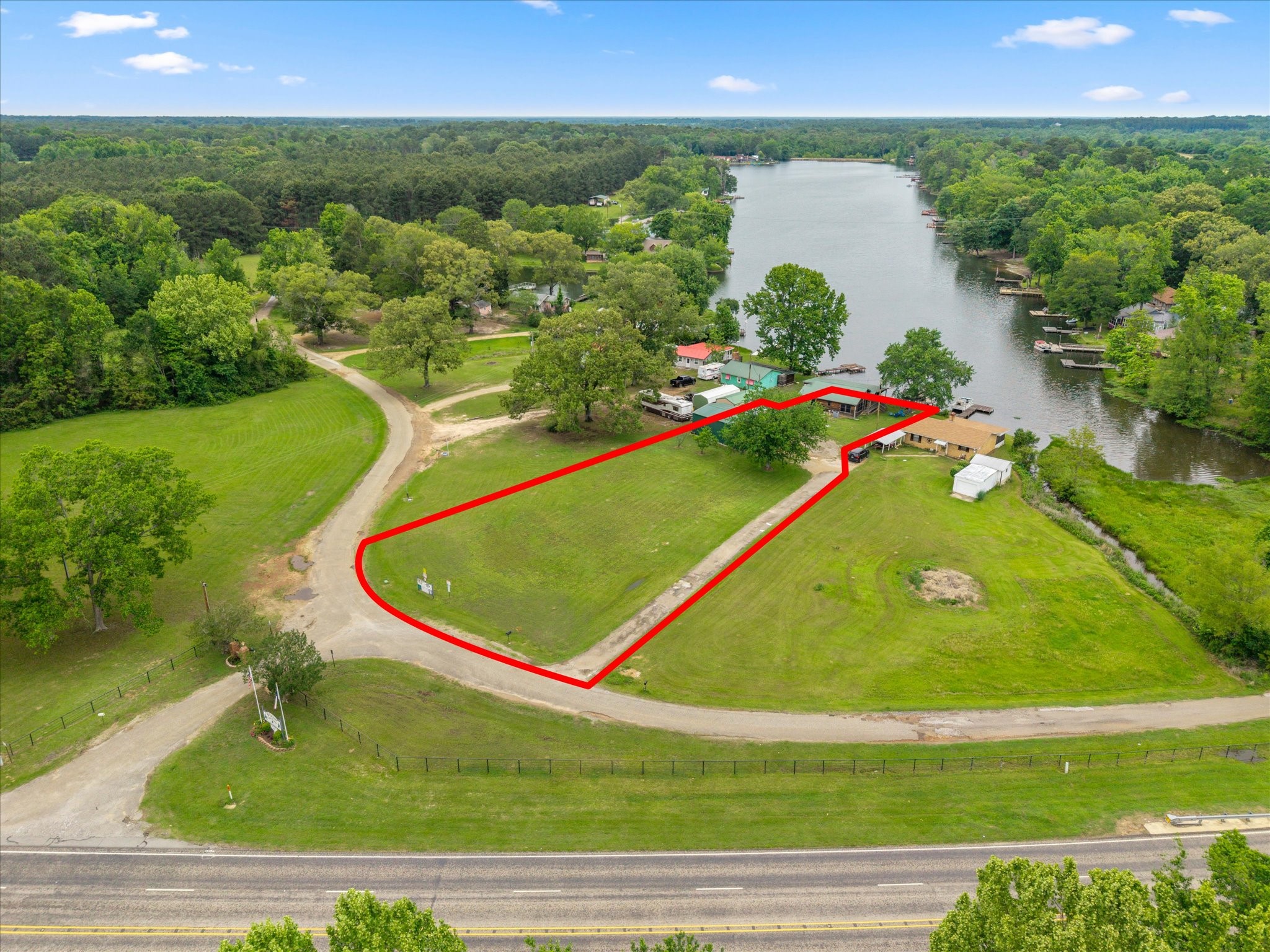 11 Naples Drive Omaha TX 75571