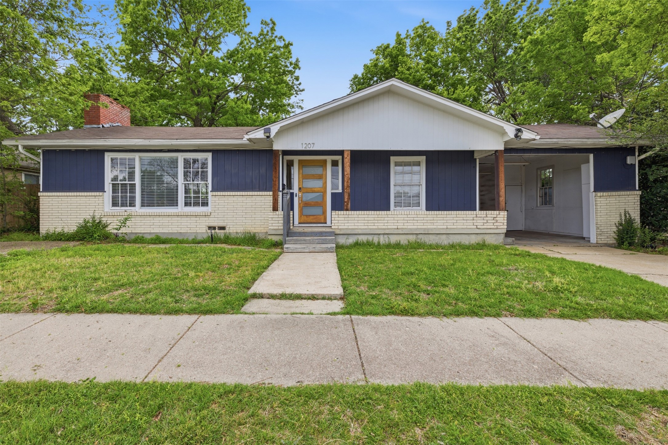 1207 N College Street Mckinney TX 75069