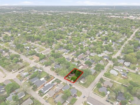 1207 N College Street Mckinney TX 75069