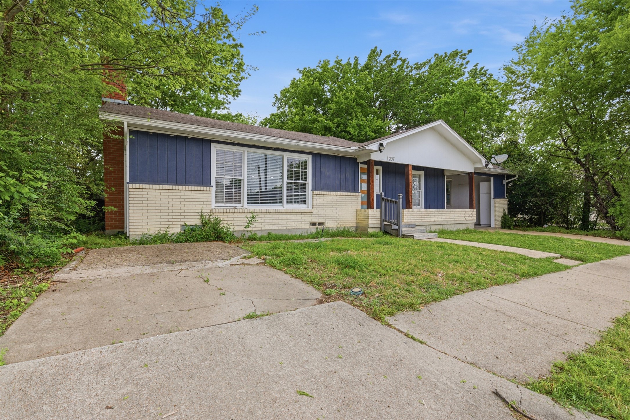 1207 N College Street Mckinney TX 75069