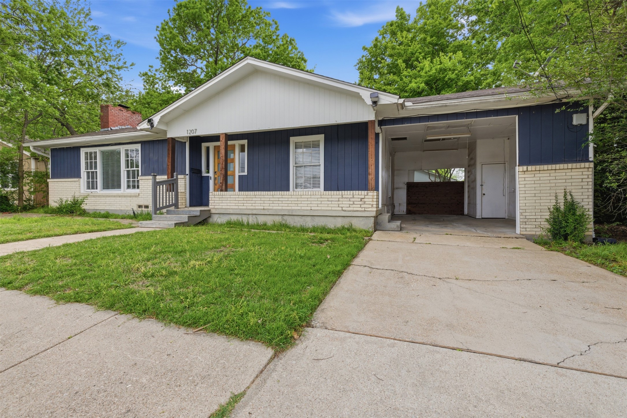 1207 N College Street Mckinney TX 75069
