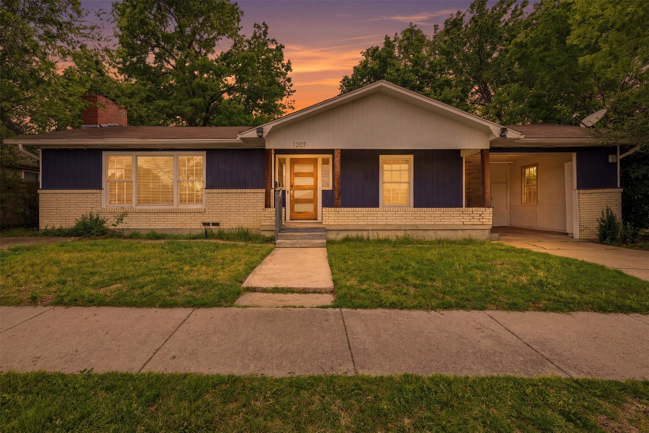 1207 N College Street Mckinney TX 75069