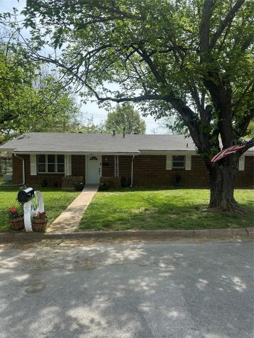 1207 Pebble Street Bowie TX 76230