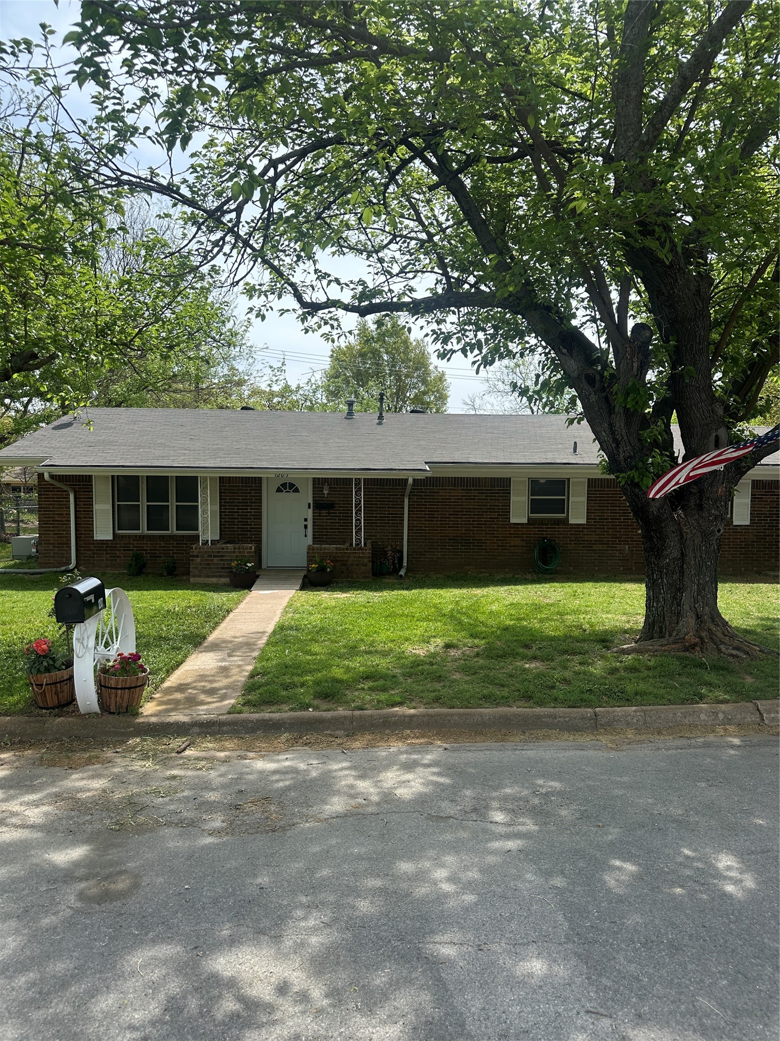 1207 Pebble Street Bowie TX 76230