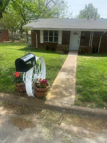 1207 Pebble Street Bowie TX 76230