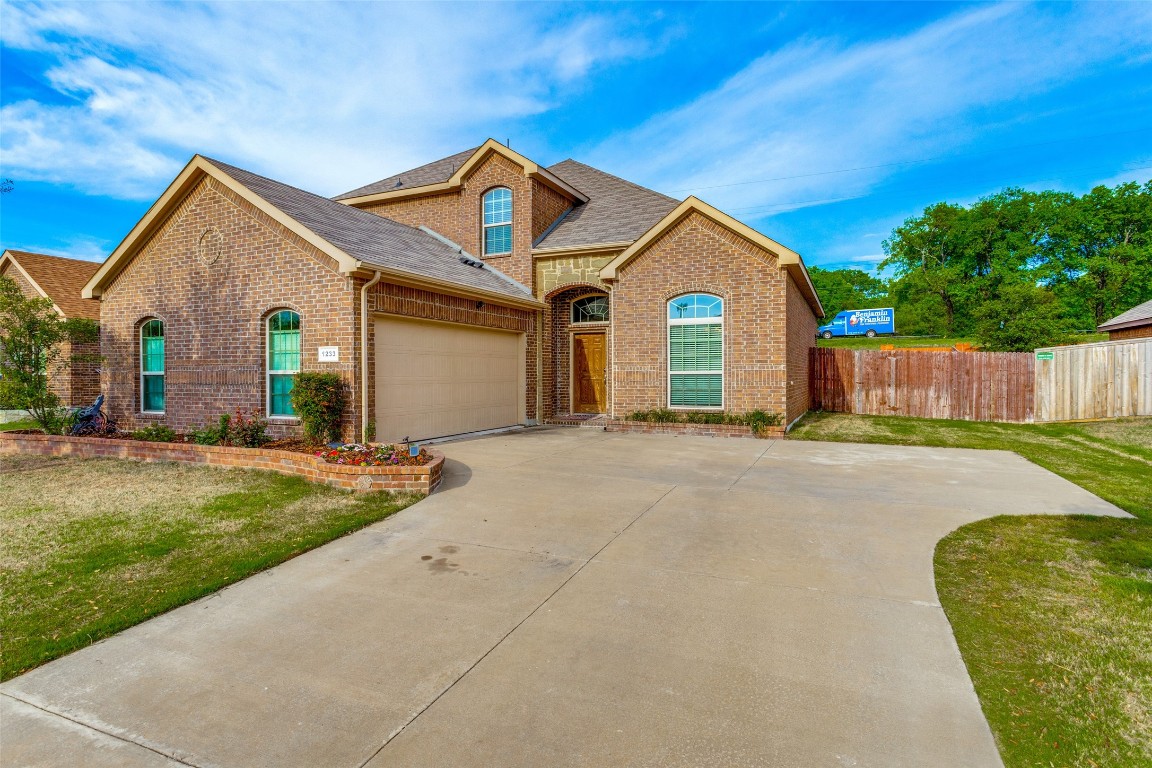 1233 Goffin Drive Desoto TX 75115