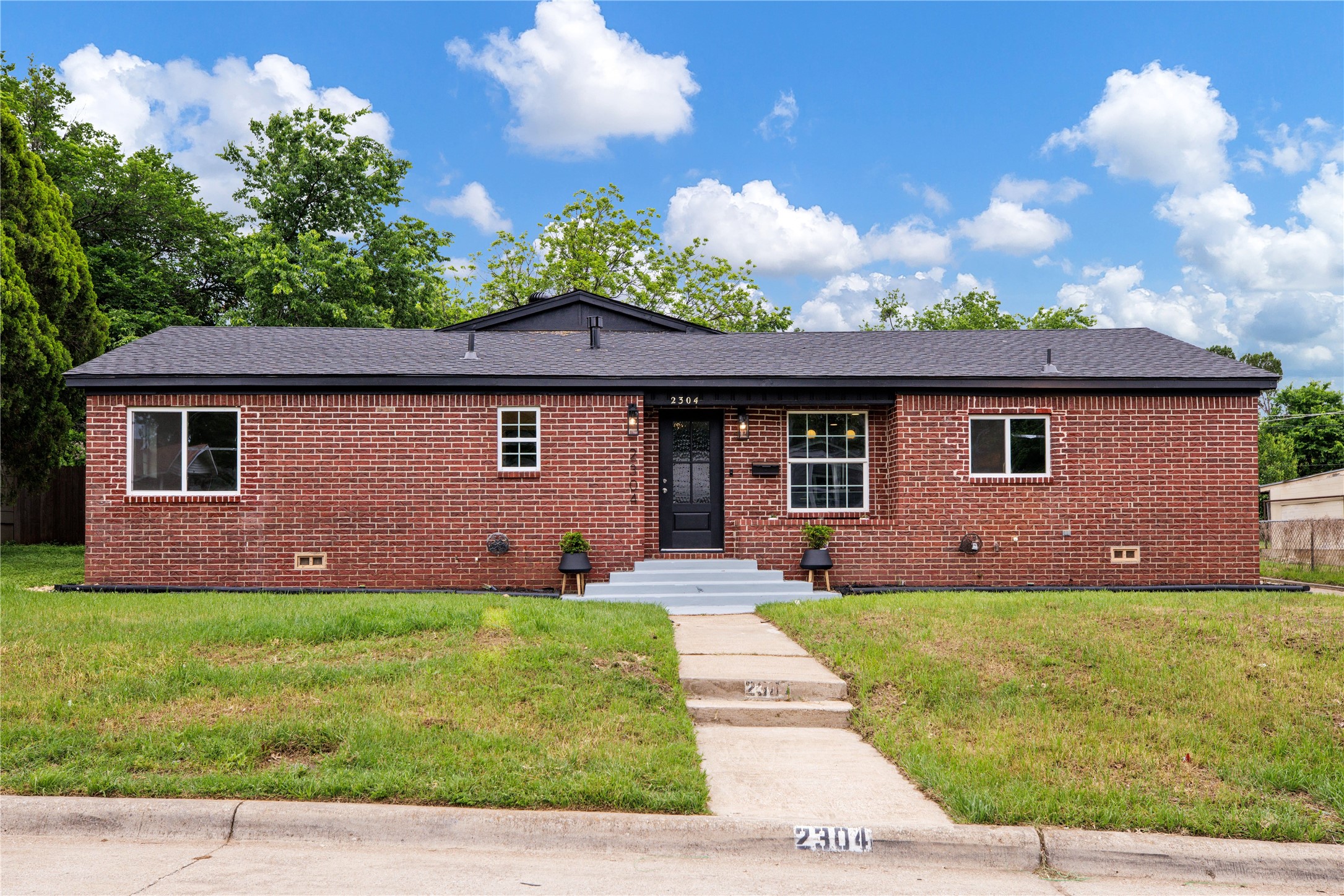 2304 Annabelle Lane Fort Worth TX 76119