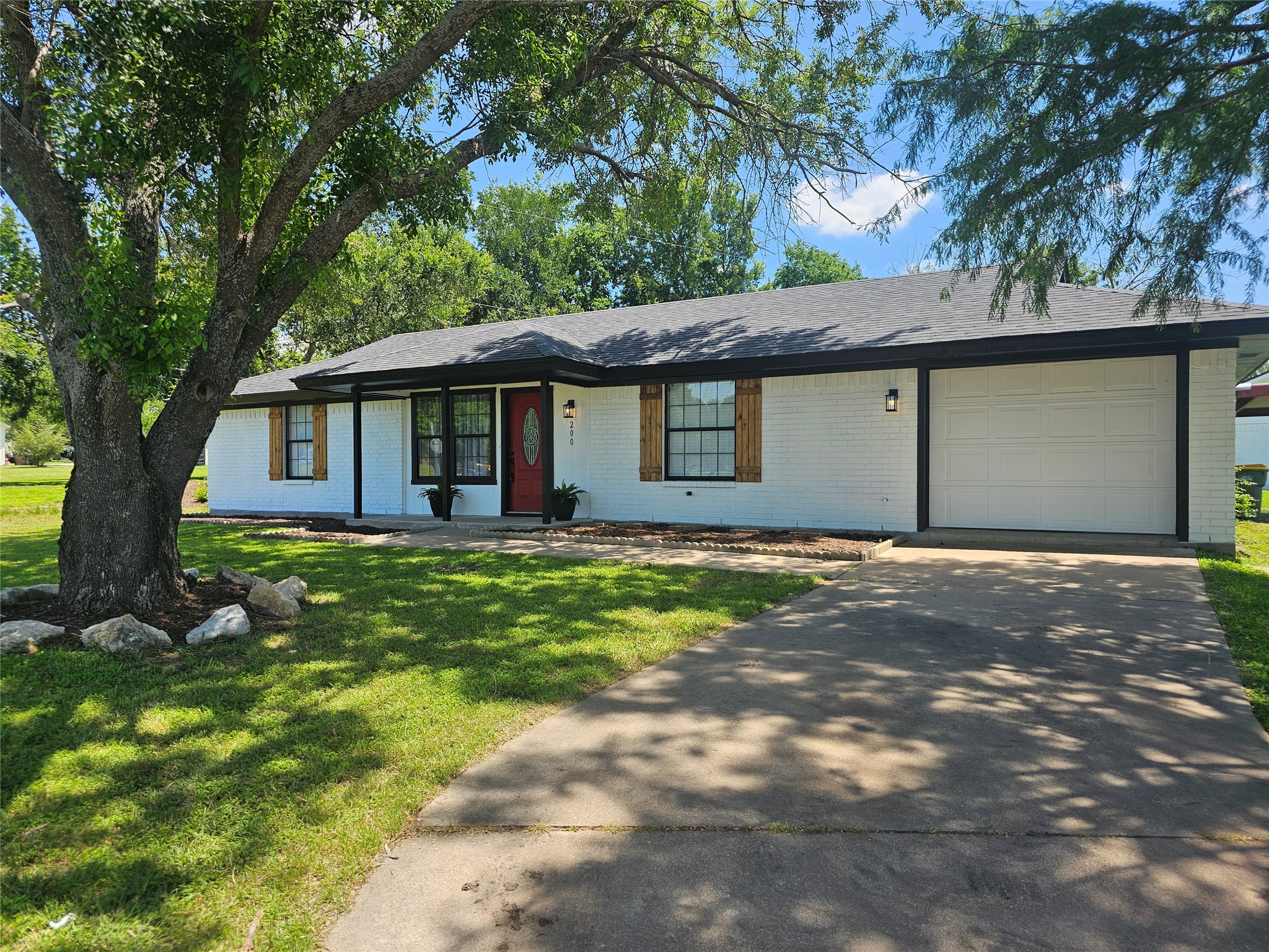 200 E Charles Street Riesel TX 76682