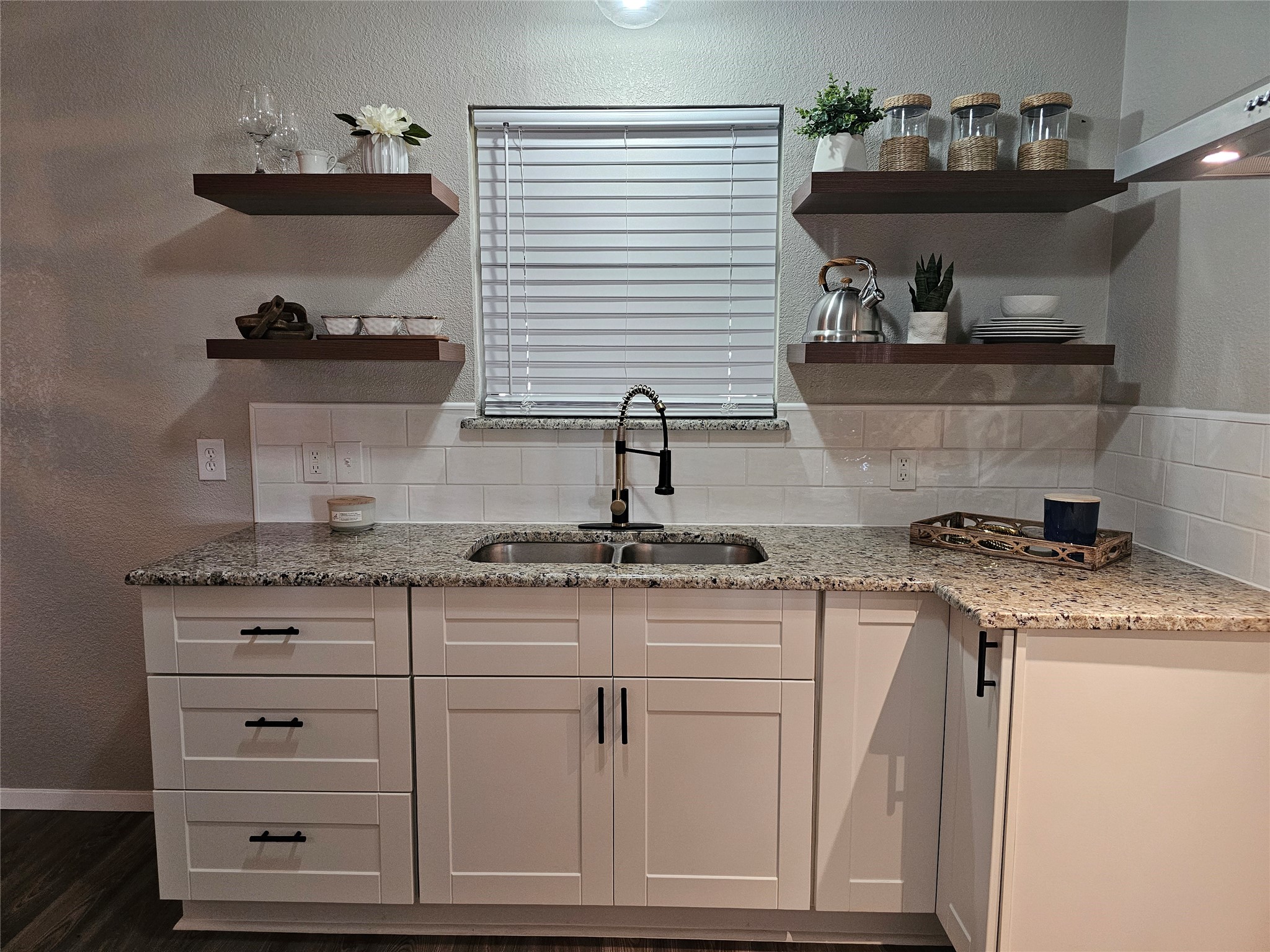 200 E Charles Street Riesel TX 76682