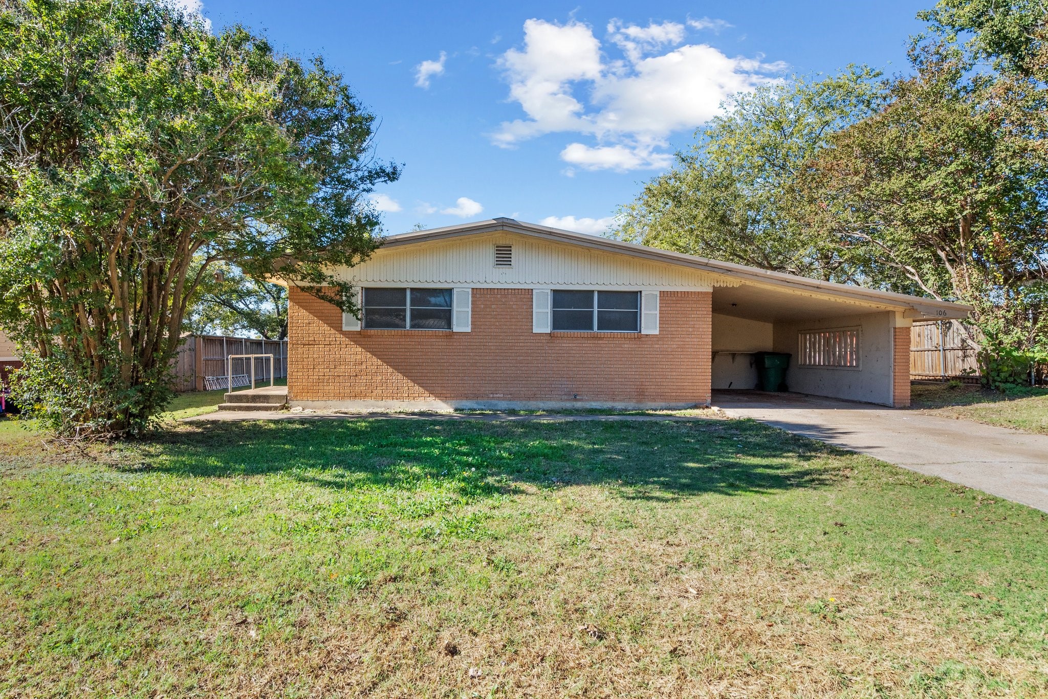 106 Blakeney Street Stephenville TX 76401