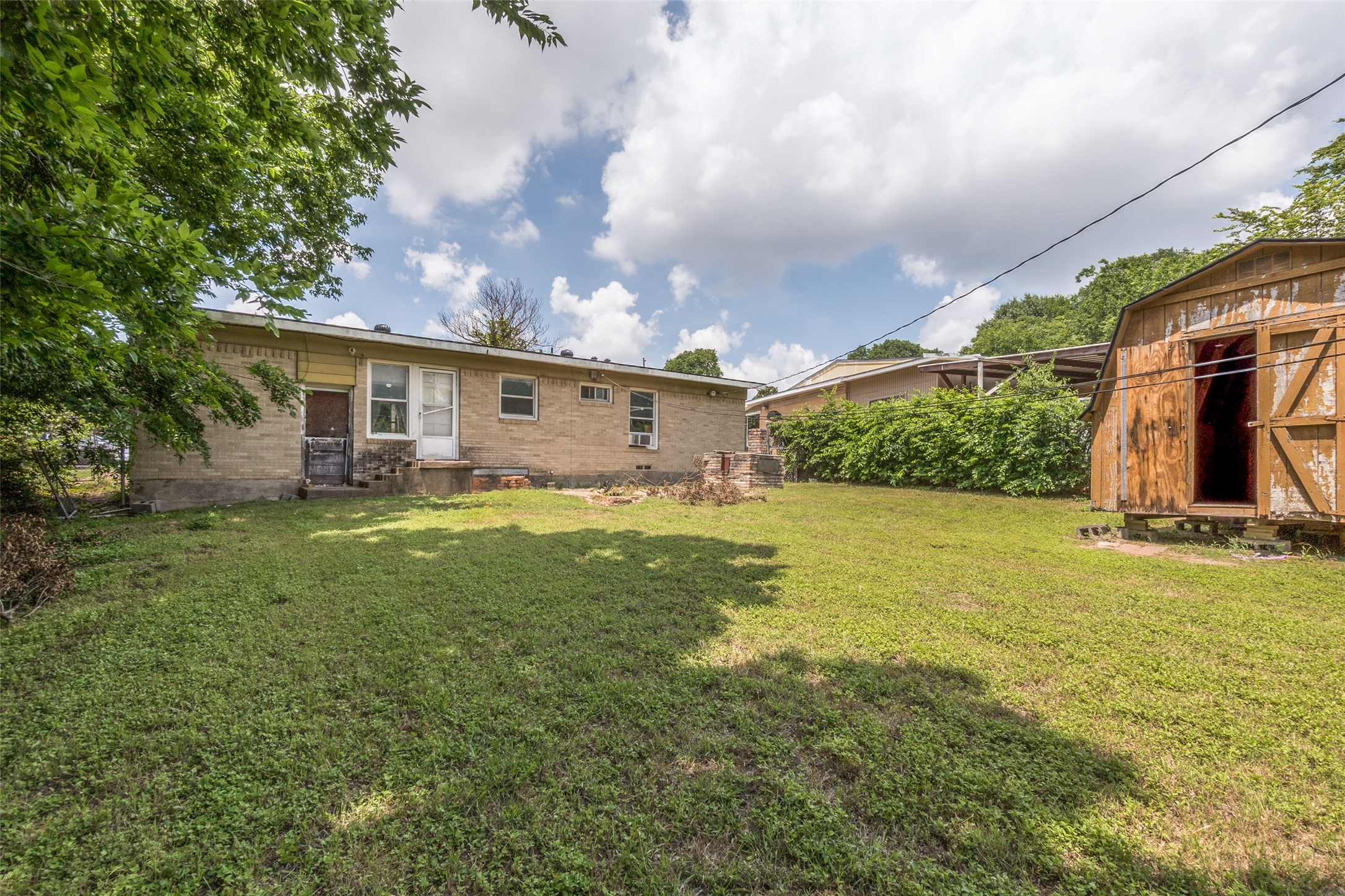 1112 E Ann Arbor Avenue Dallas TX 75216