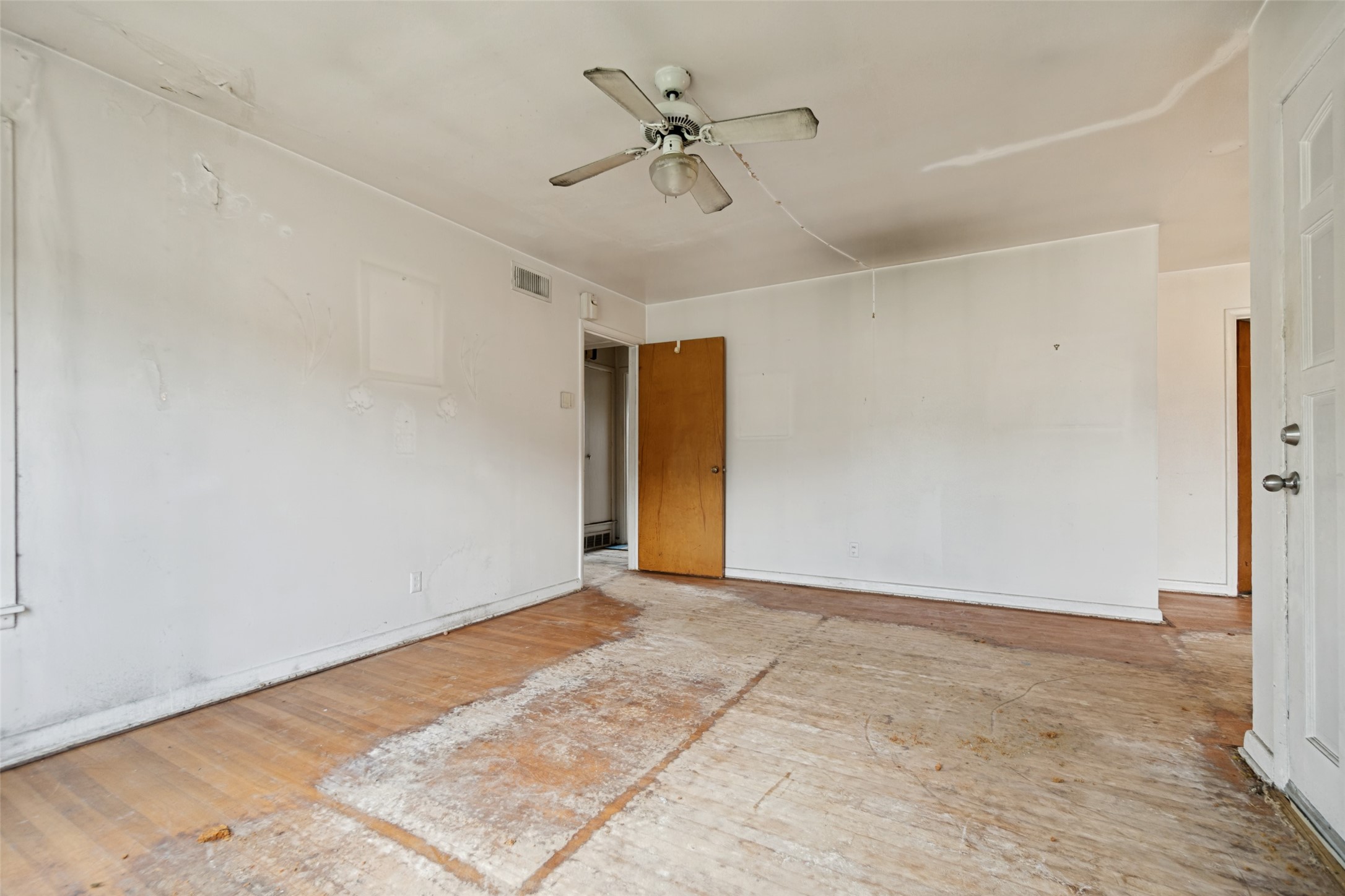 1112 E Ann Arbor Avenue Dallas TX 75216