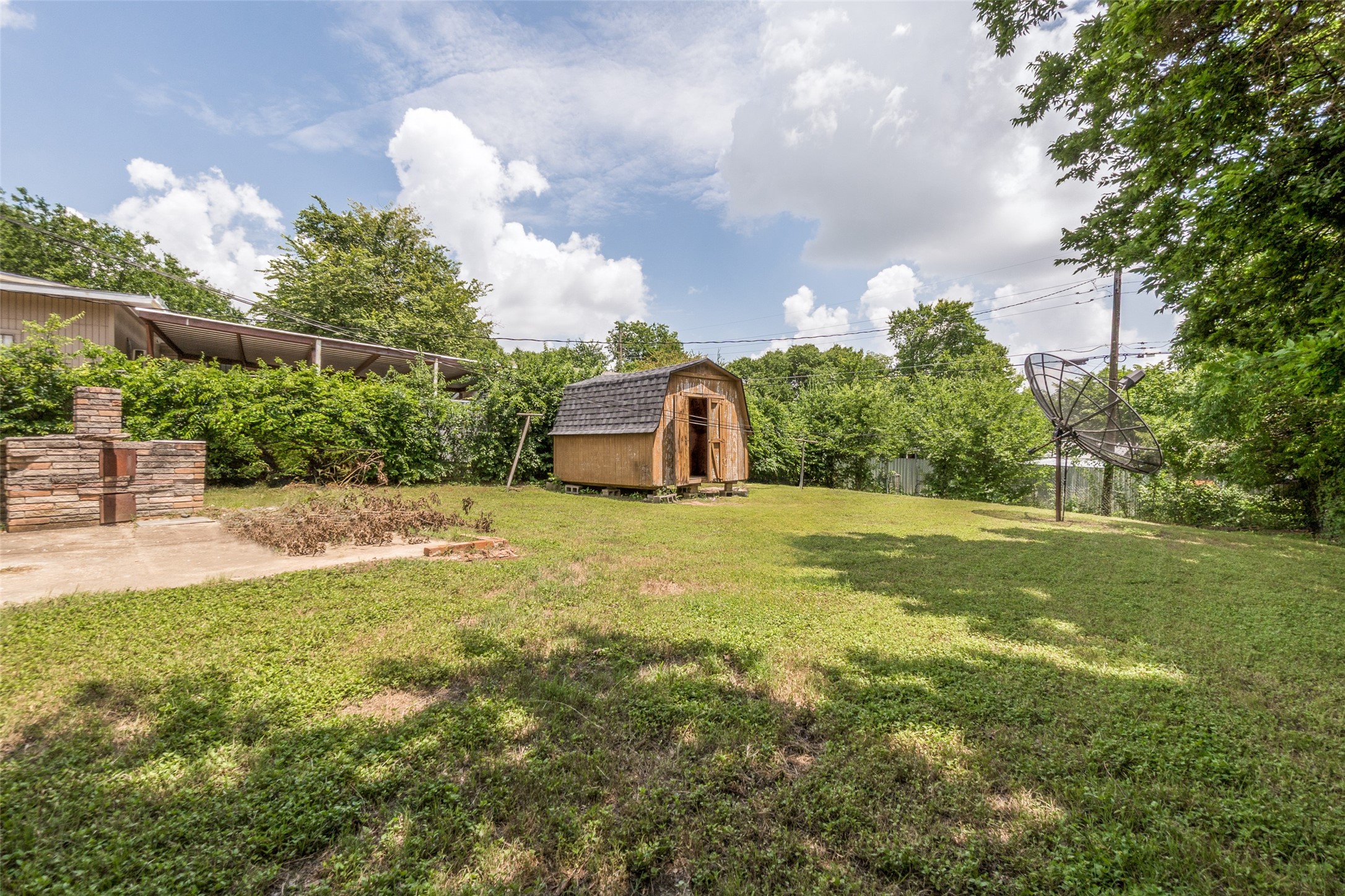 1112 E Ann Arbor Avenue Dallas TX 75216