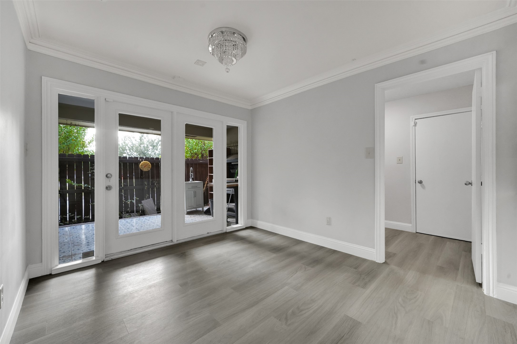 12401 Pleasant Valley Drive Dallas TX 75243