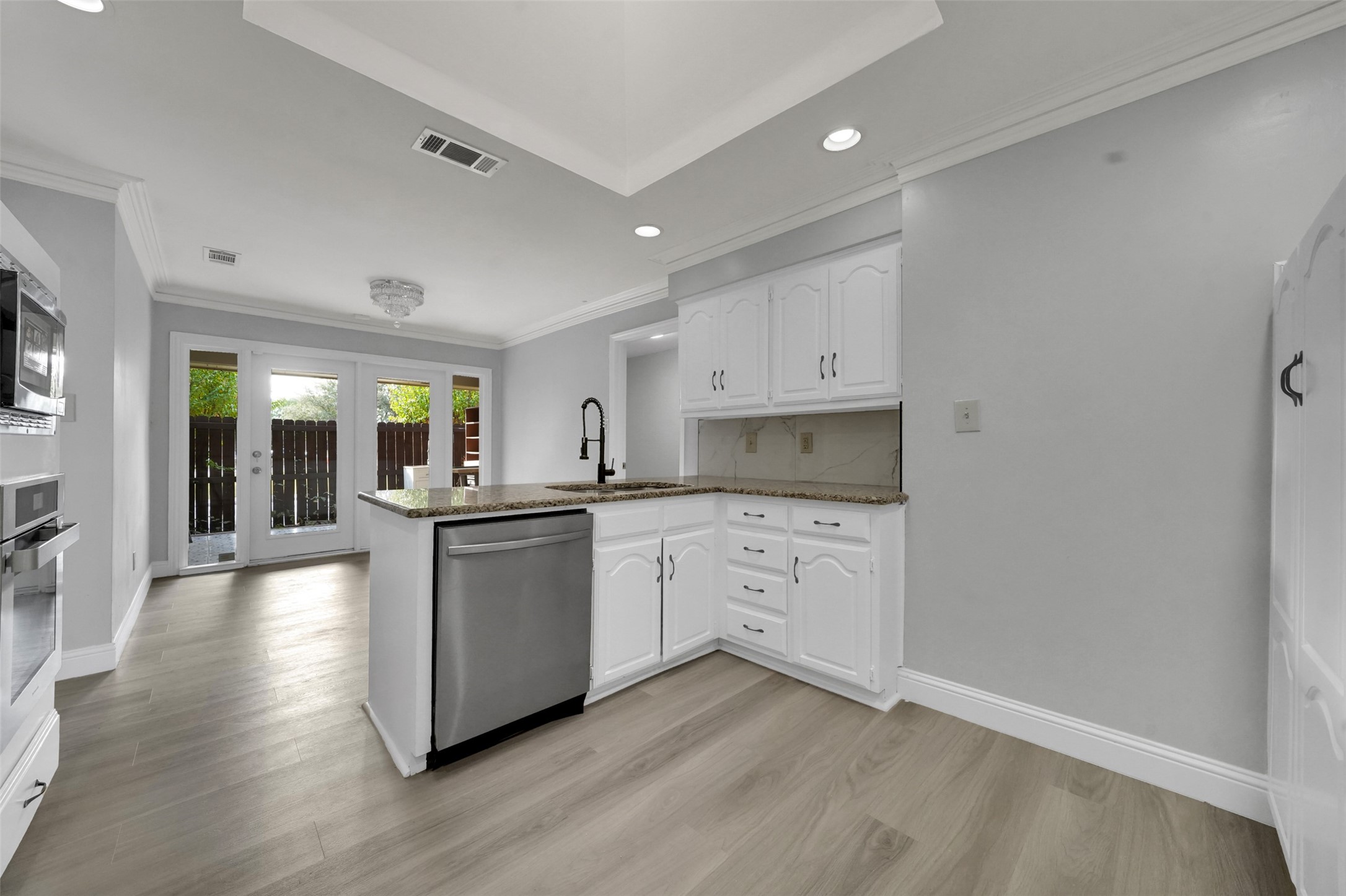 12401 Pleasant Valley Drive Dallas TX 75243