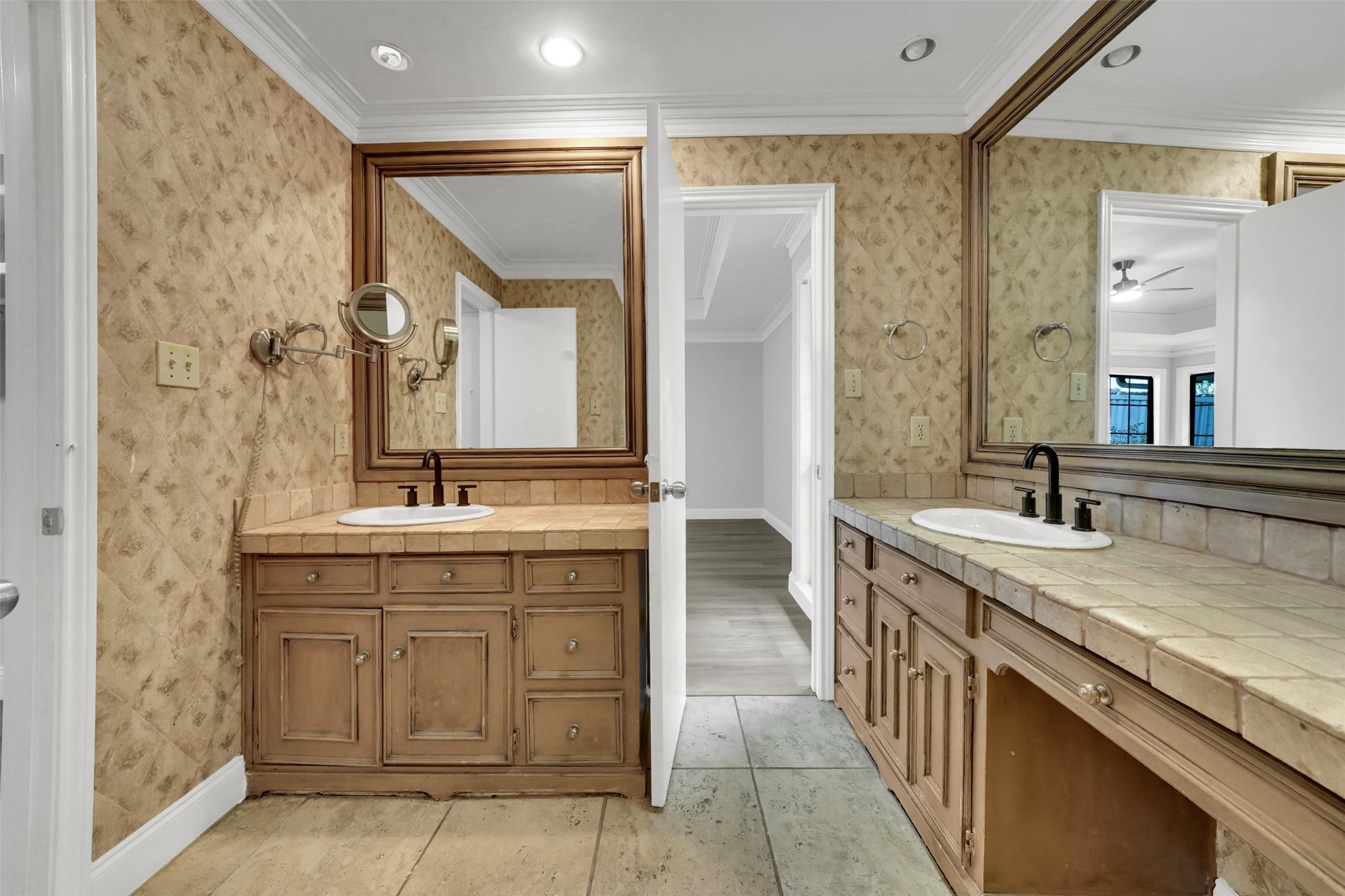12401 Pleasant Valley Drive Dallas TX 75243