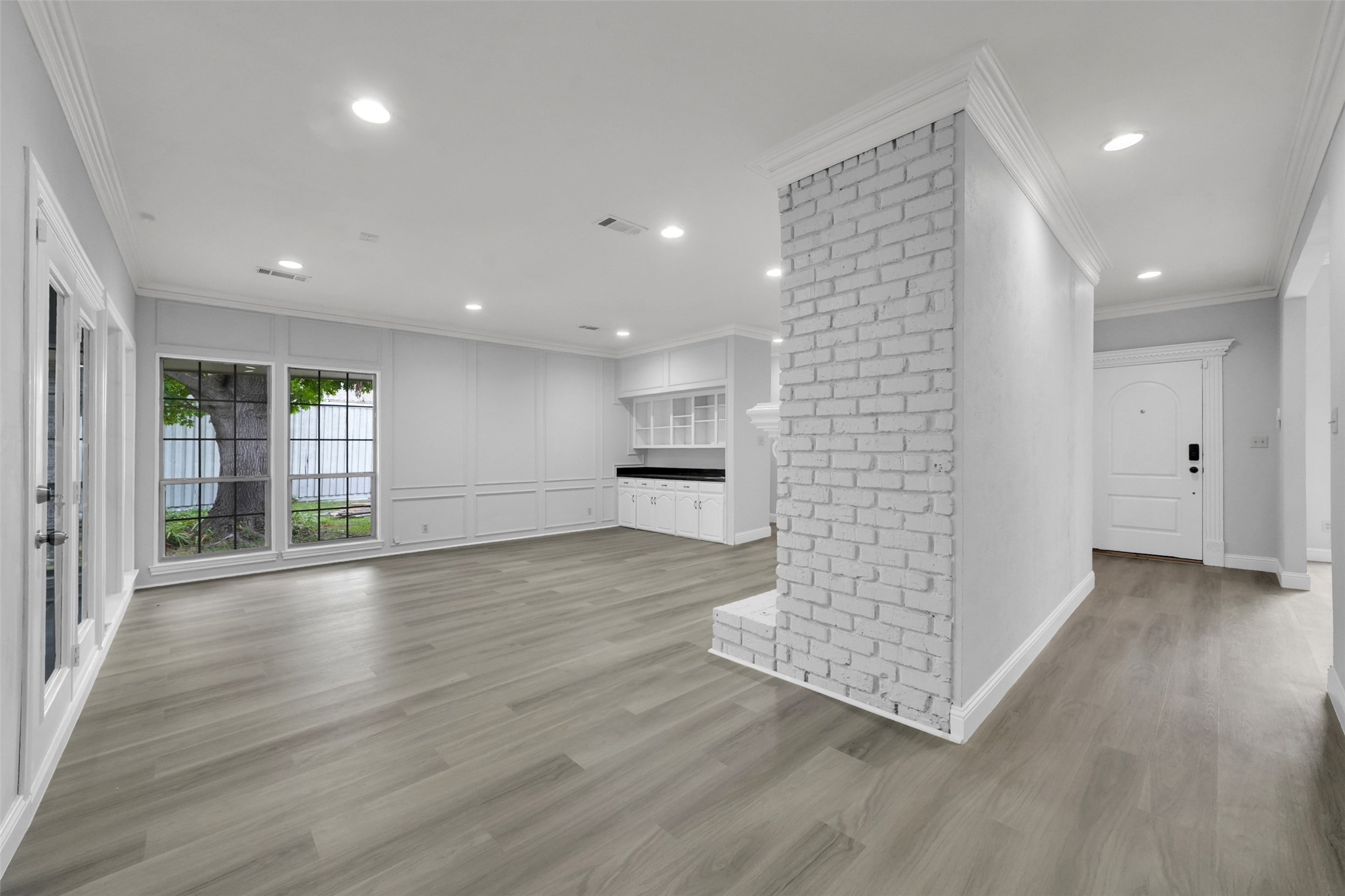 12401 Pleasant Valley Drive Dallas TX 75243