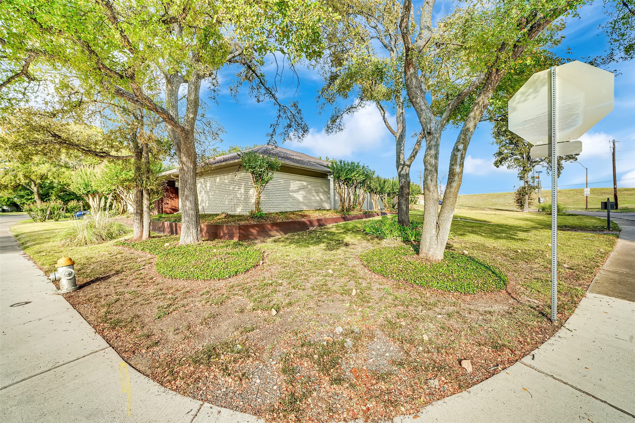 12401 Pleasant Valley Drive Dallas TX 75243