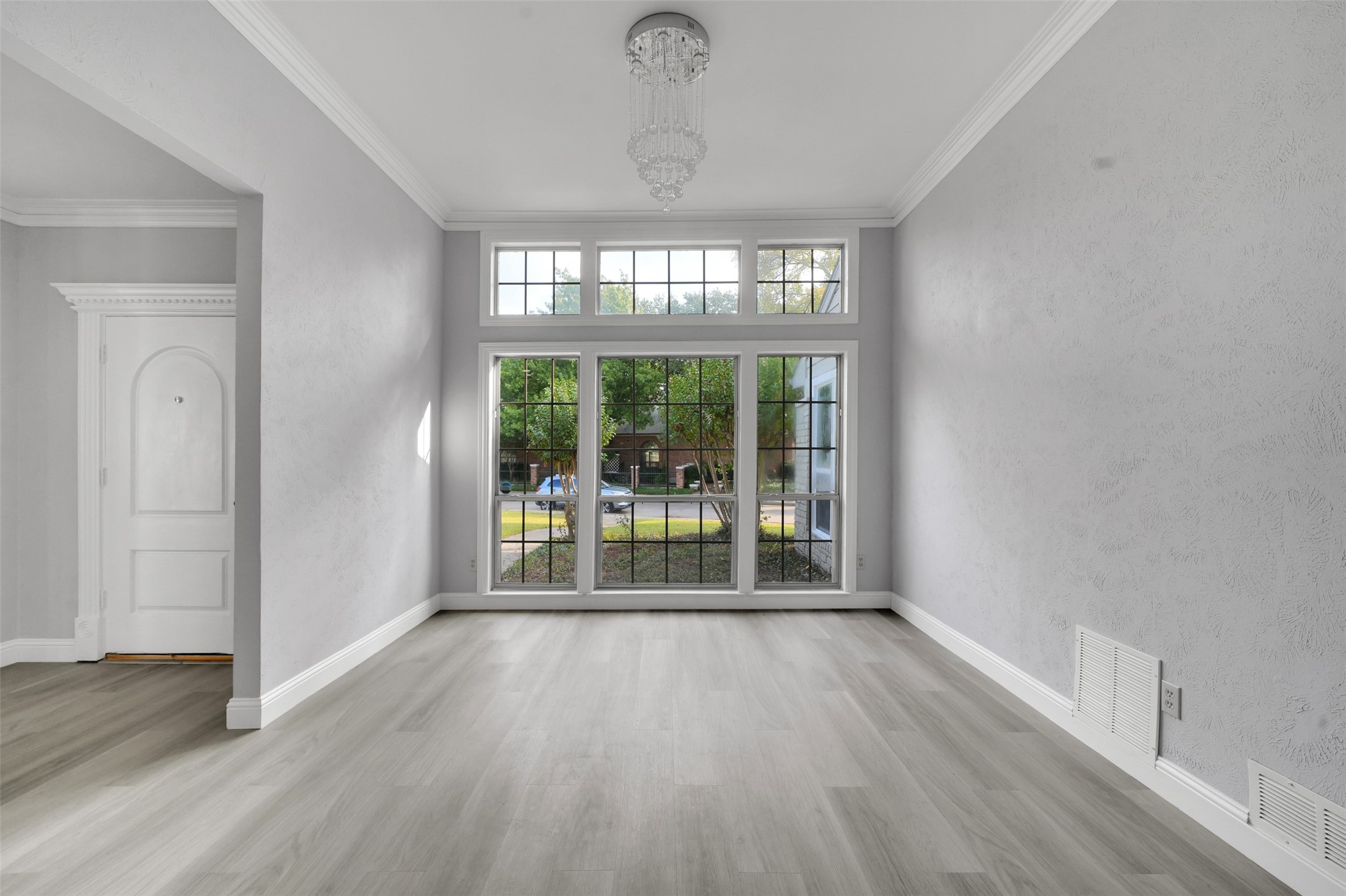 12401 Pleasant Valley Drive Dallas TX 75243