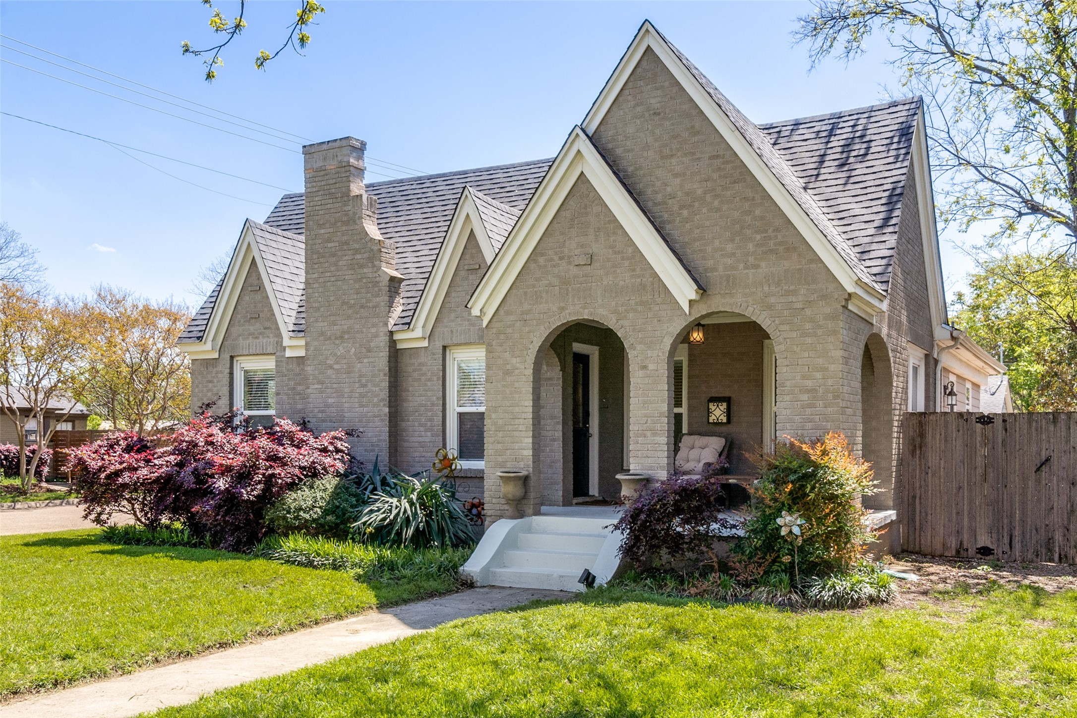 1204 Brunner Avenue Dallas TX 75224