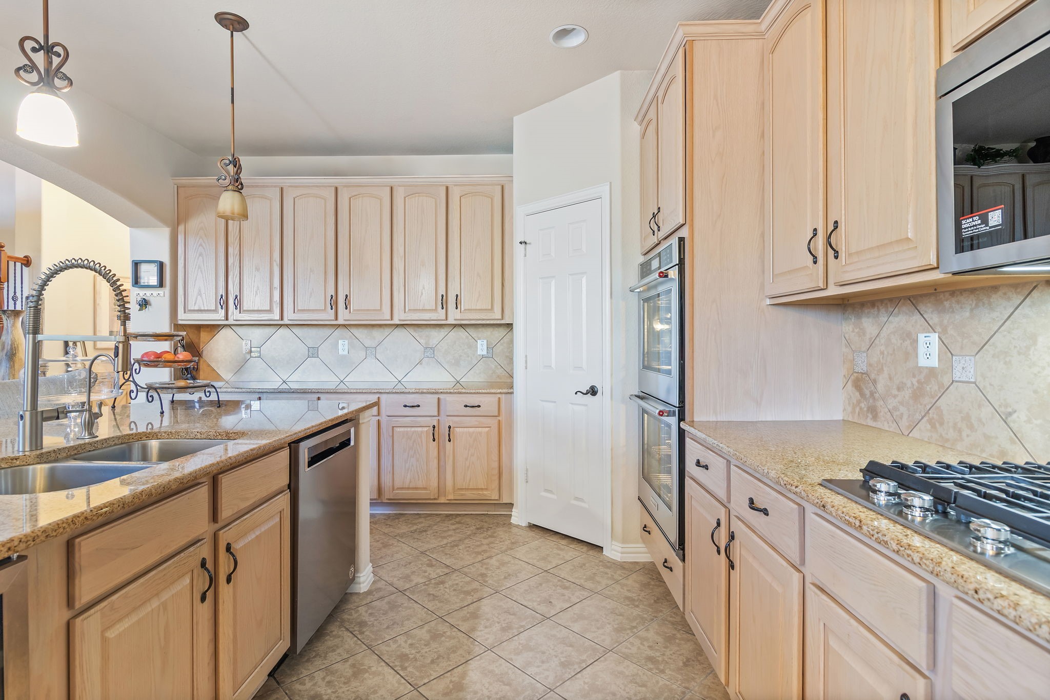 2228 Condor Street Grand Prairie TX 75052