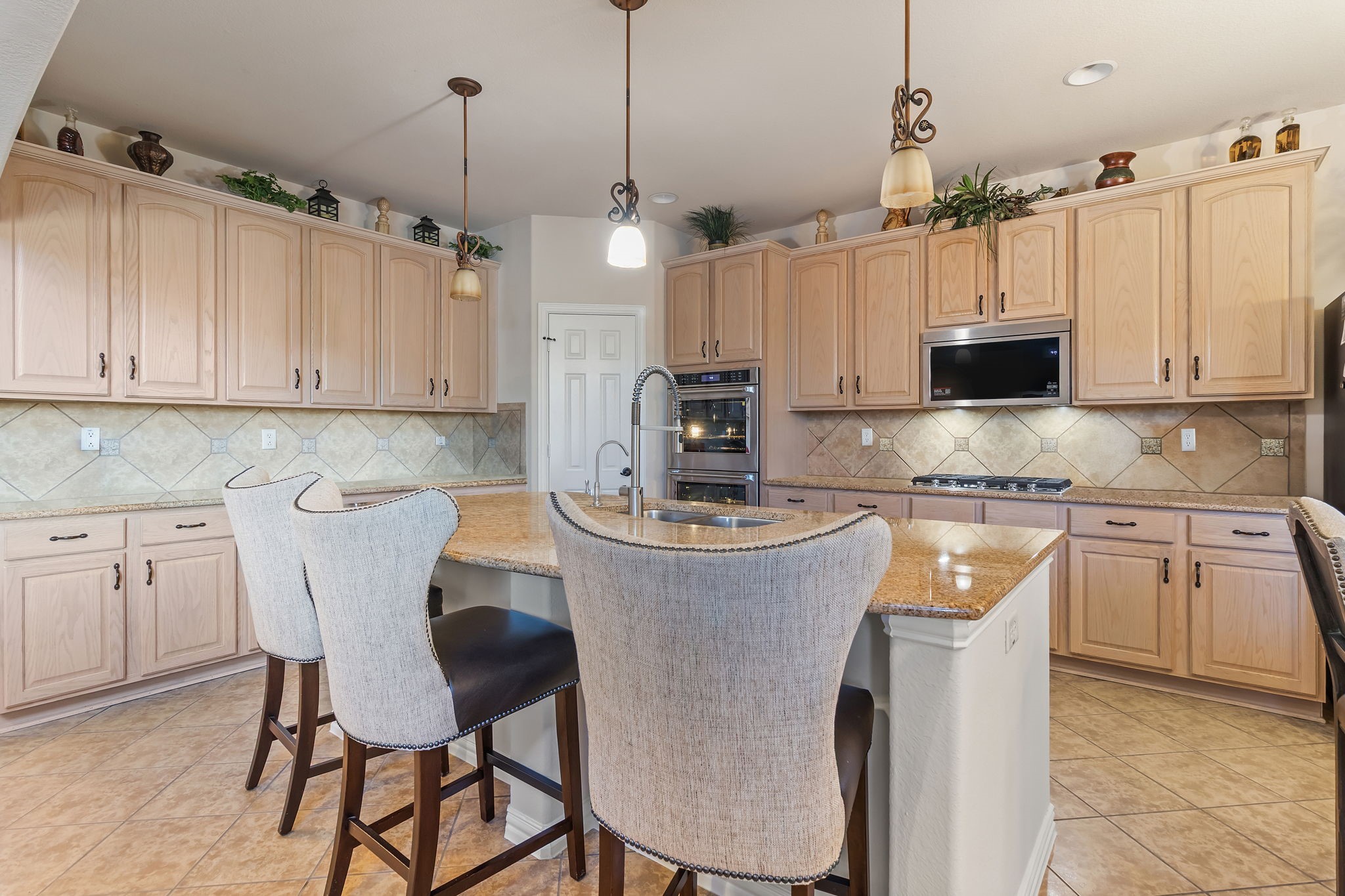 2228 Condor Street Grand Prairie TX 75052