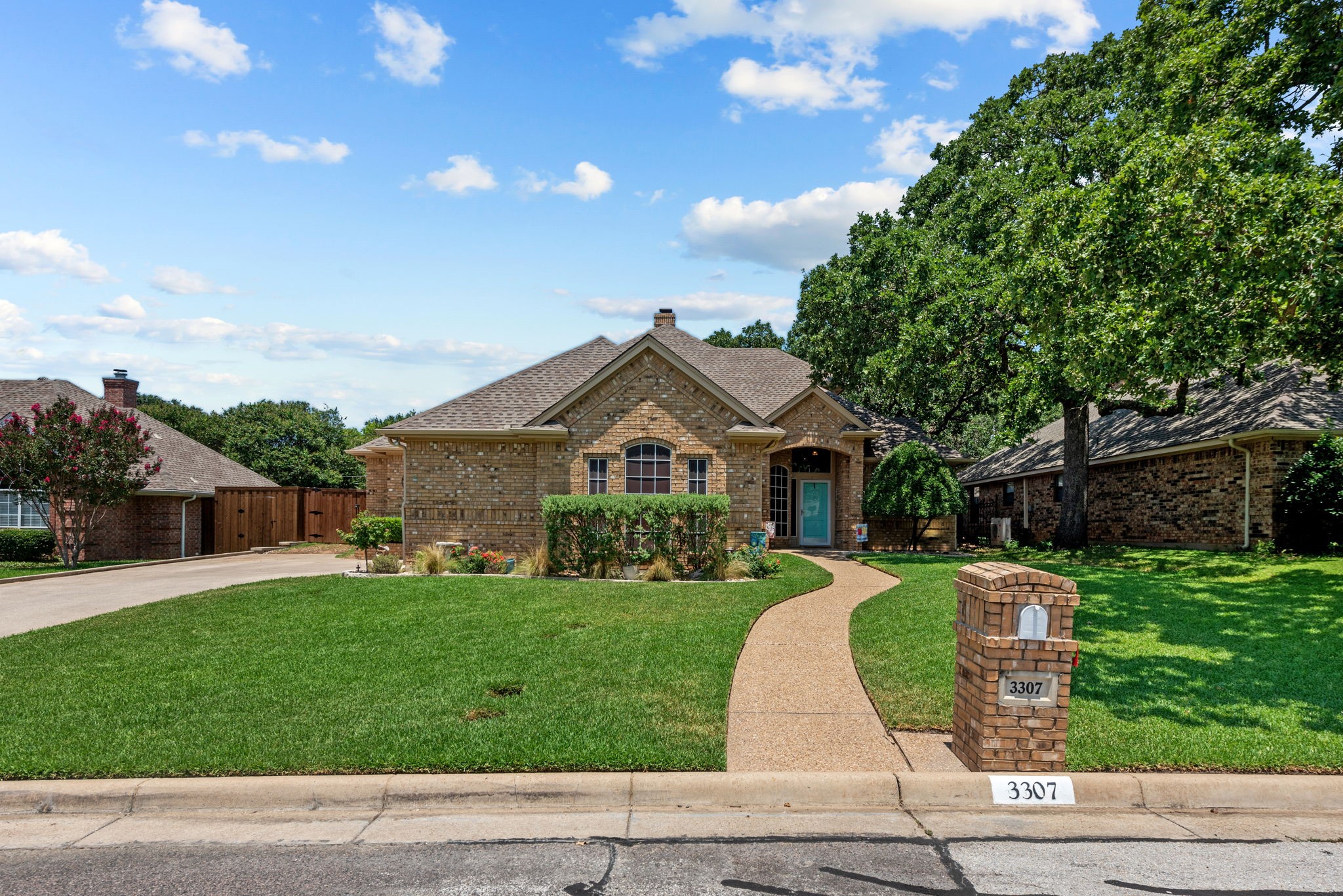 3307 Tiverton Court Arlington TX 76001