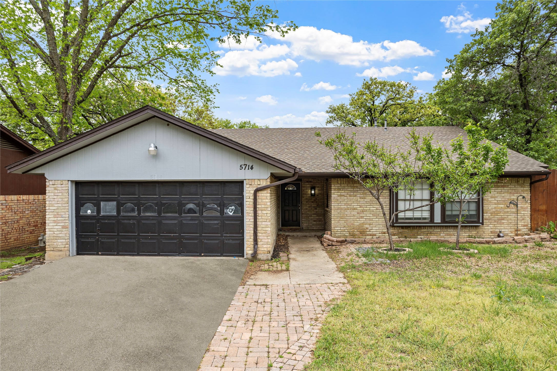 5714 Tumbleweed Court Arlington TX 76017