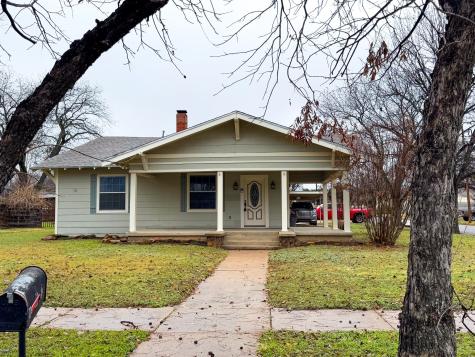 601 S Bassett Street Eastland TX 76448