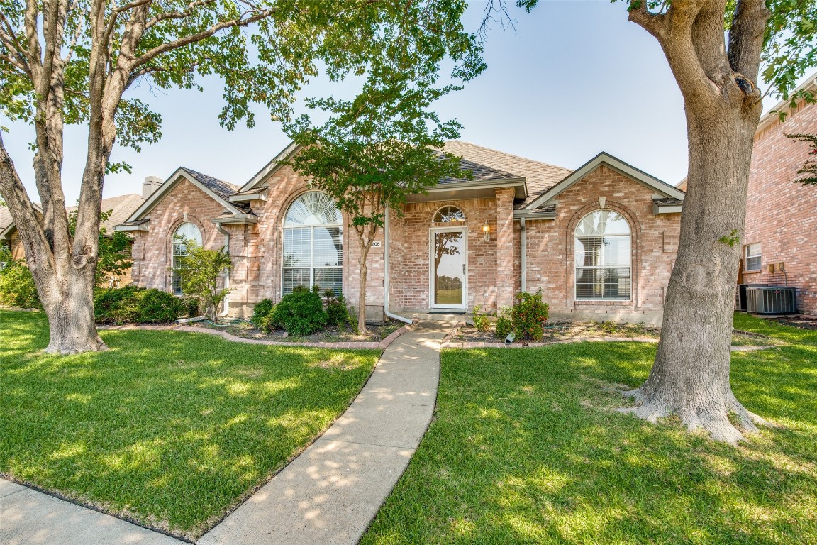2606 Crosslands Drive Garland TX 75040