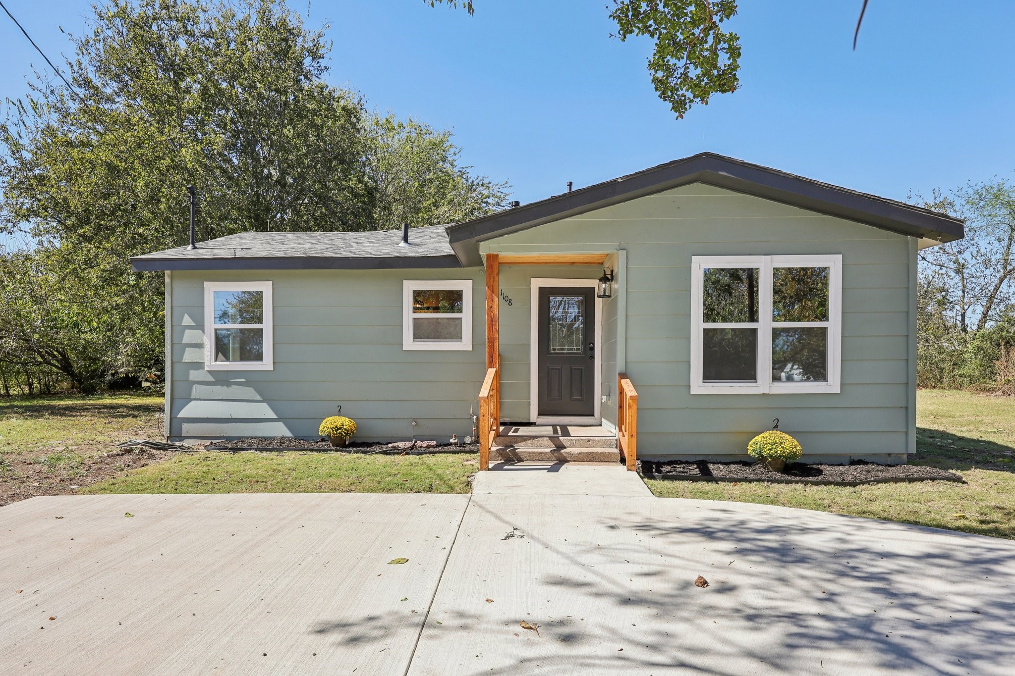 1108 S Medora Street Terrell TX 75160