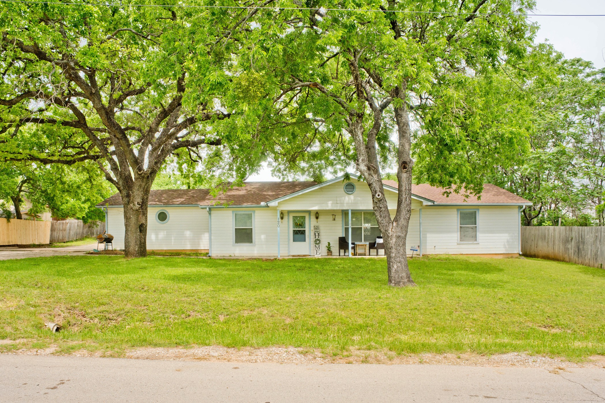 120 Avondale Avenue Azle TX 76020