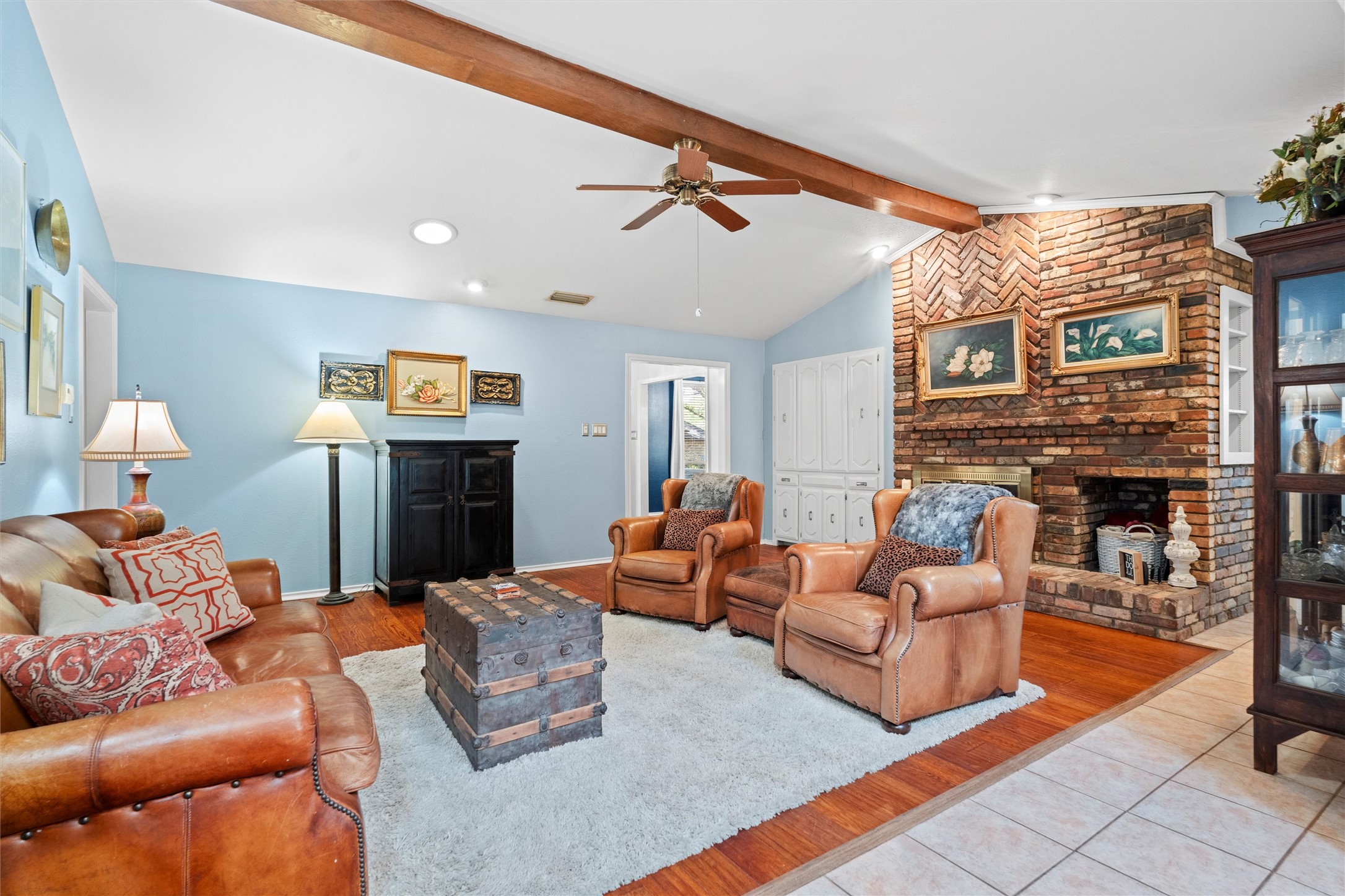 605 Hinsdale Drive Arlington TX 76006