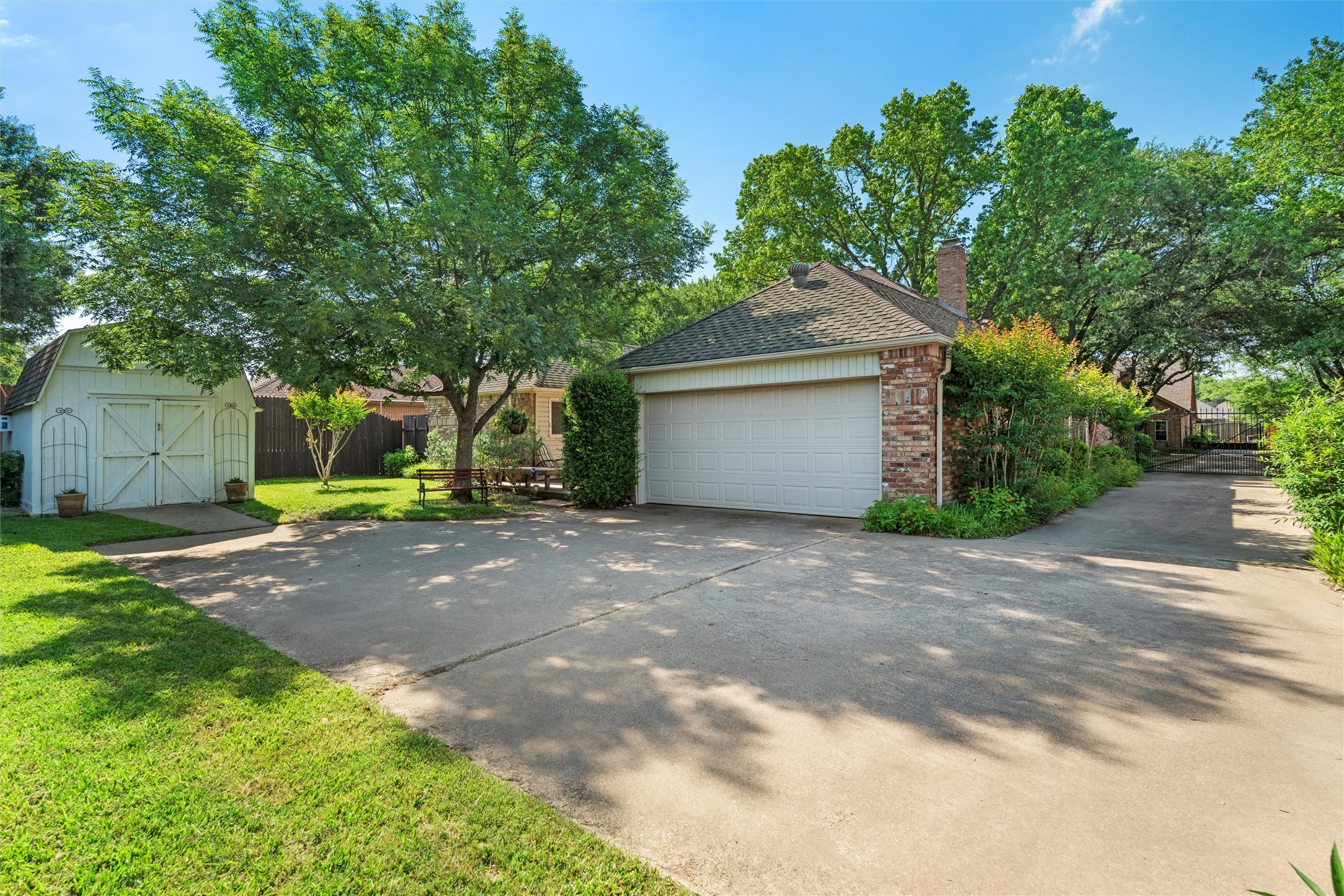 605 Hinsdale Drive Arlington TX 76006