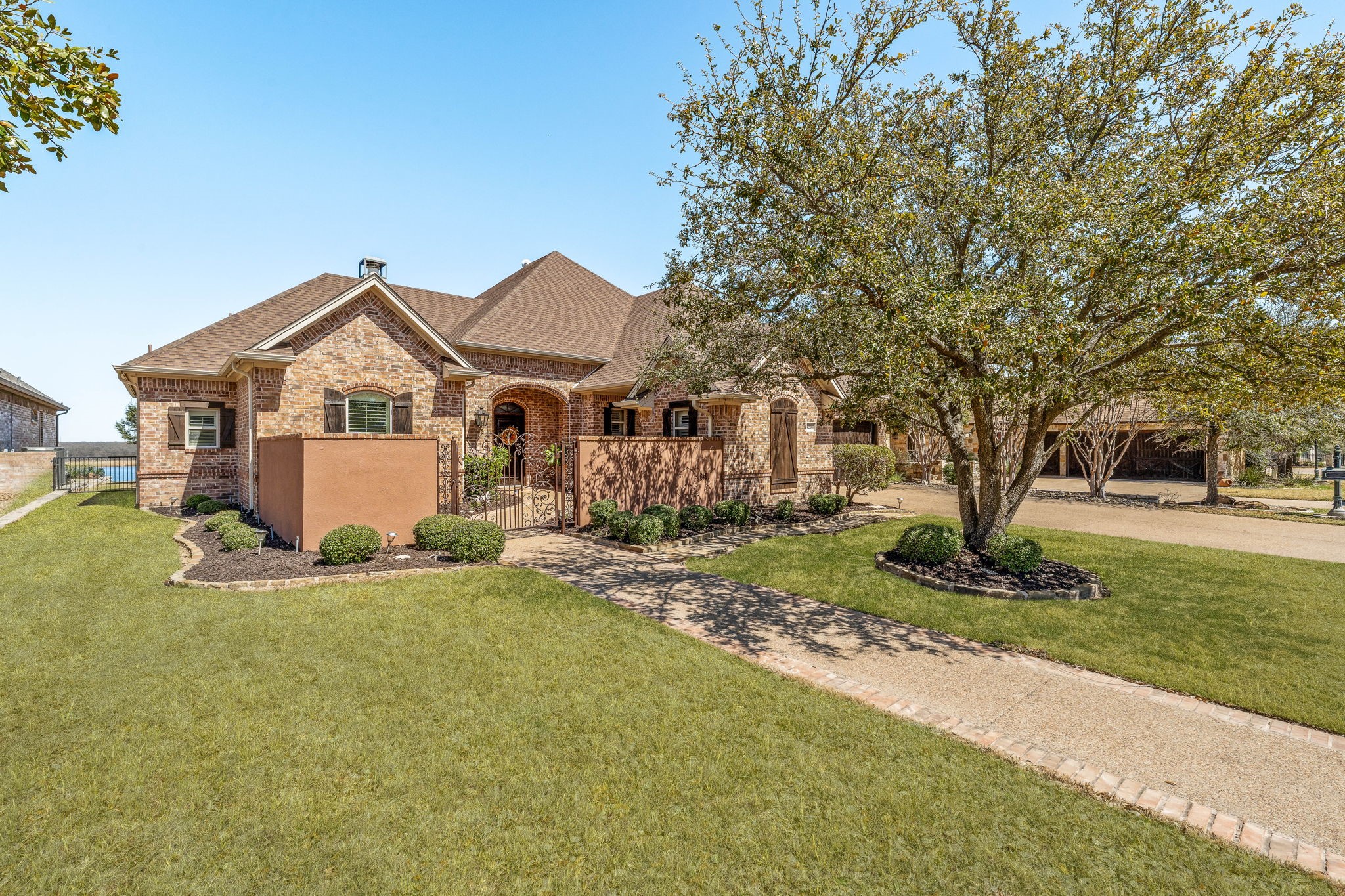 4204 Bluff View Drive Granbury TX 76048