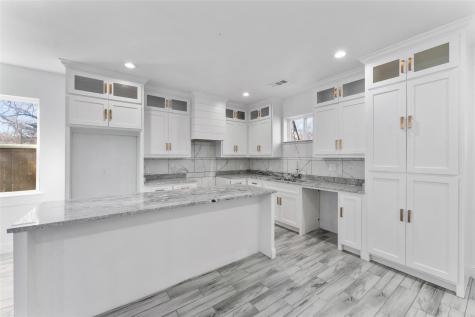 2211 E Ann Arbor Avenue Dallas TX 75216