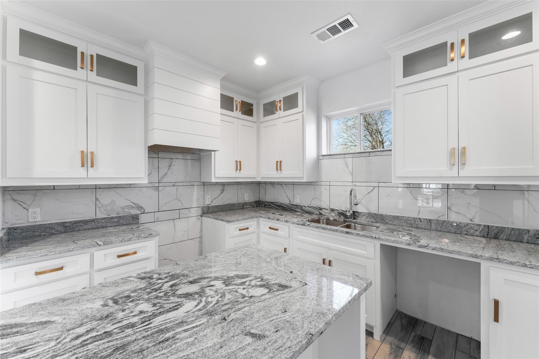 2211 E Ann Arbor Avenue Dallas TX 75216