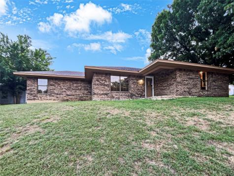 813 Waterbury Street Grand Prairie TX 75051