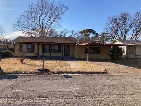 212 Colorado Avenue Graham TX 76450