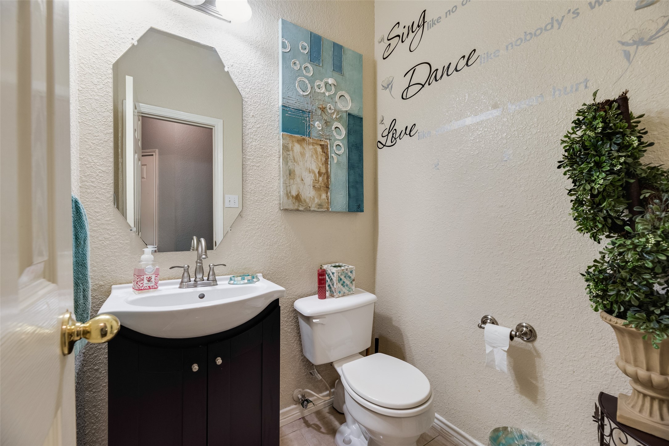 1521 Mountain Laurel Lane Desoto TX 75115
