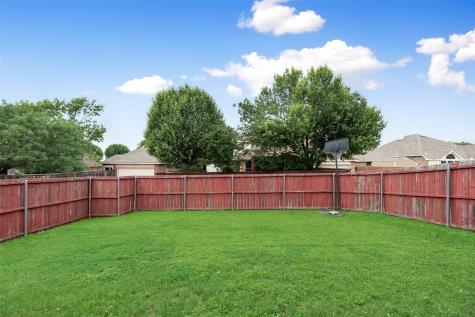 1521 Mountain Laurel Lane Desoto TX 75115