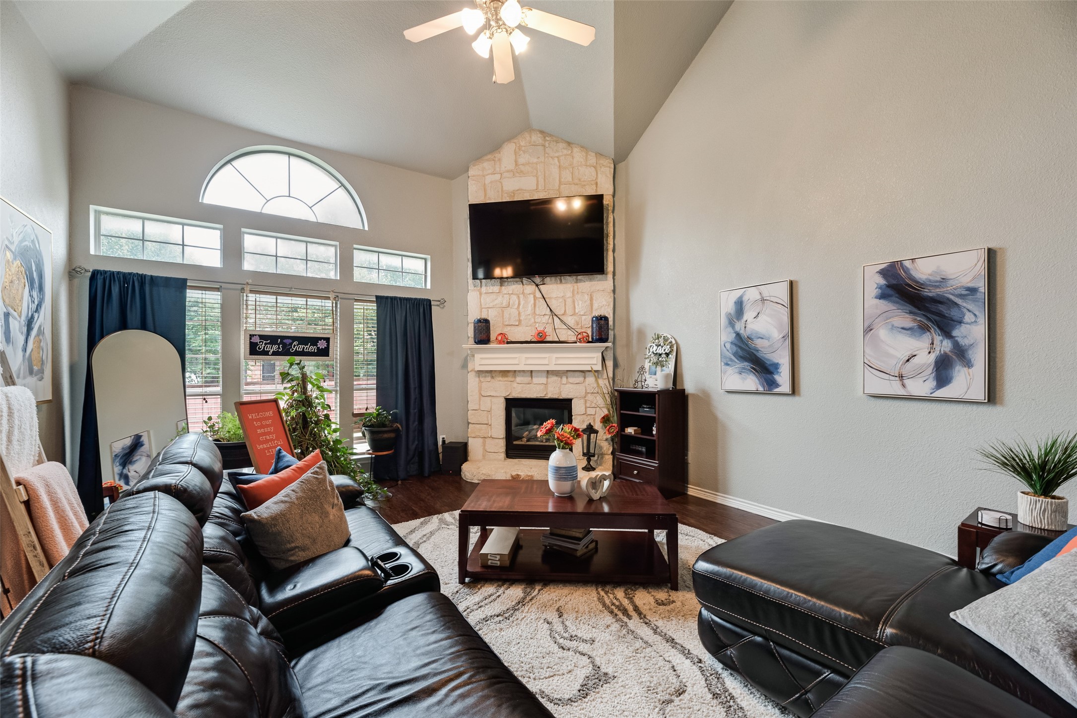 1521 Mountain Laurel Lane Desoto TX 75115