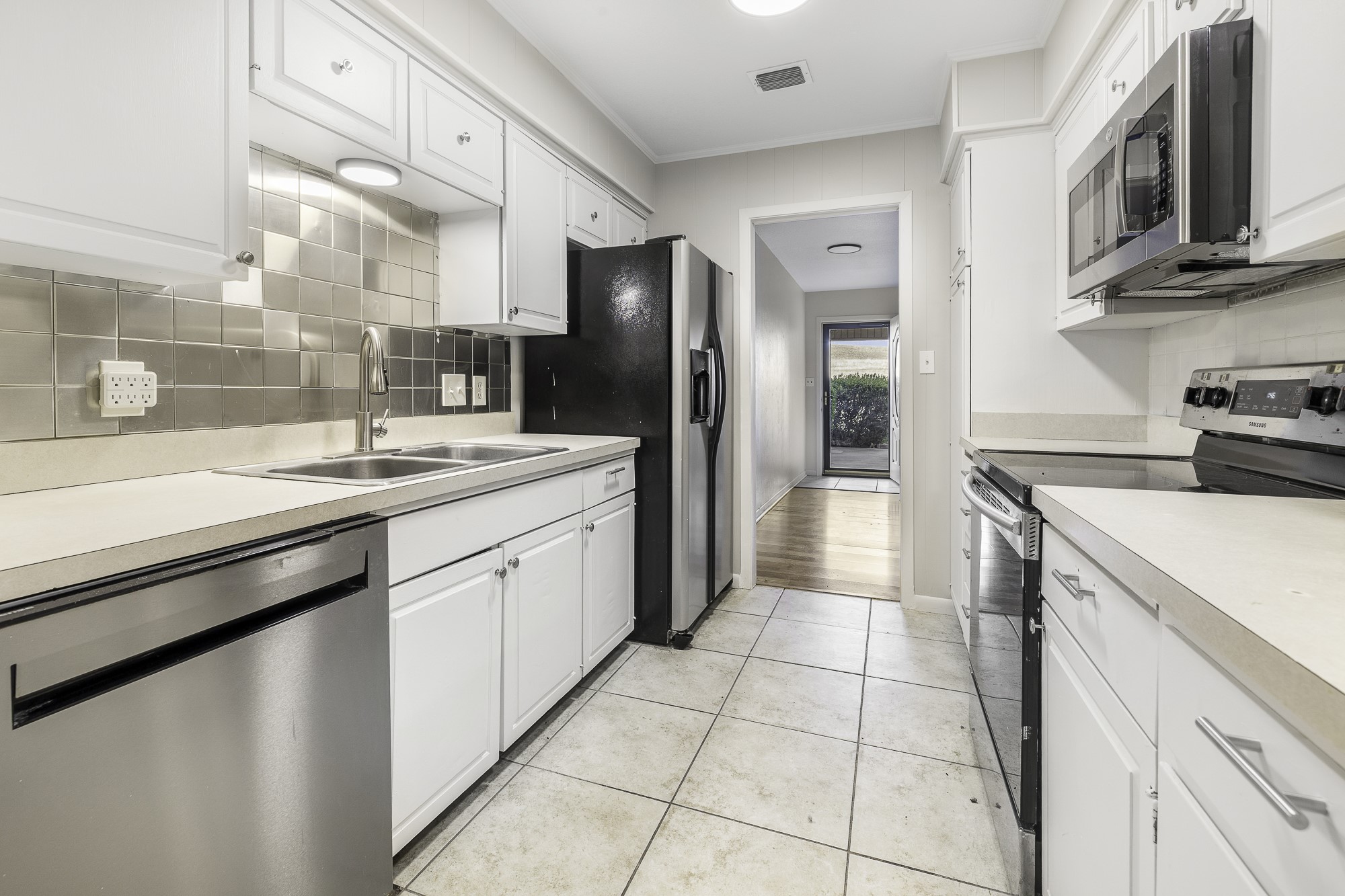 1002 W Wrights Avenue Comanche TX 76442
