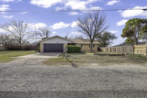 1002 W Wrights Avenue Comanche TX 76442