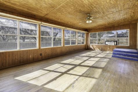 1002 W Wrights Avenue Comanche TX 76442
