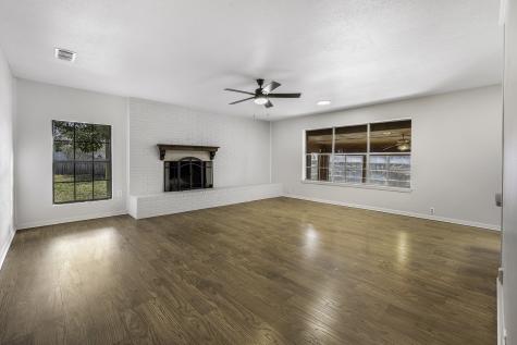 1002 W Wrights Avenue Comanche TX 76442