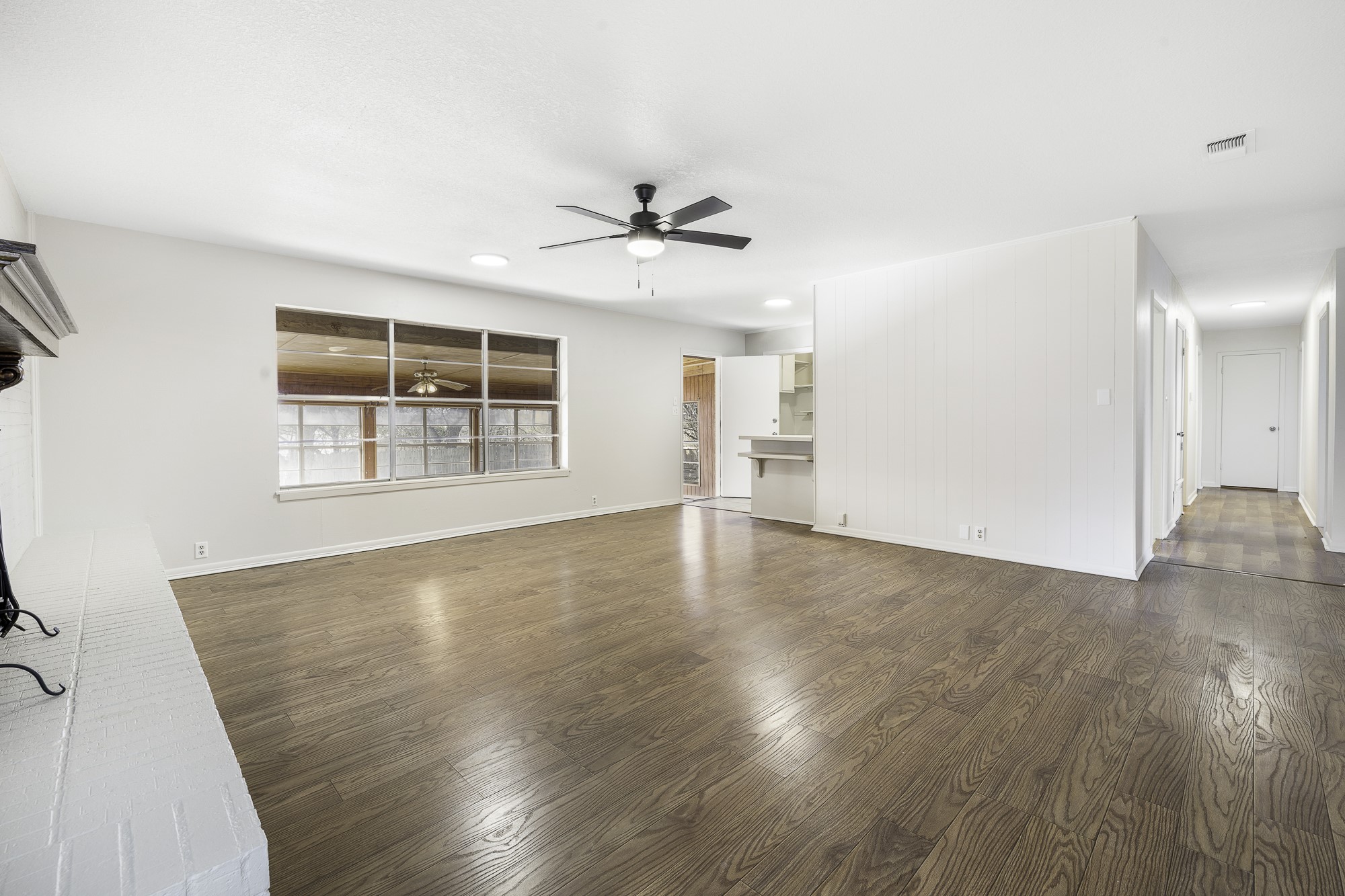 1002 W Wrights Avenue Comanche TX 76442