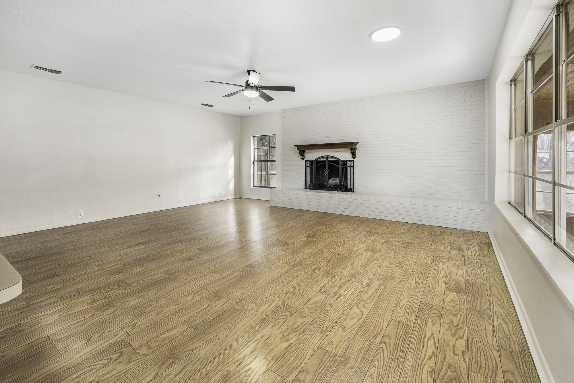 1002 W Wrights Avenue Comanche TX 76442
